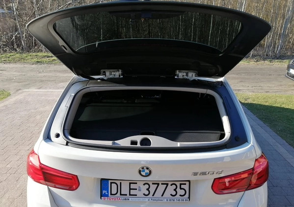 BMW Seria 3 cena 62900 przebieg: 167000, rok produkcji 2015 z Legnica małe 352